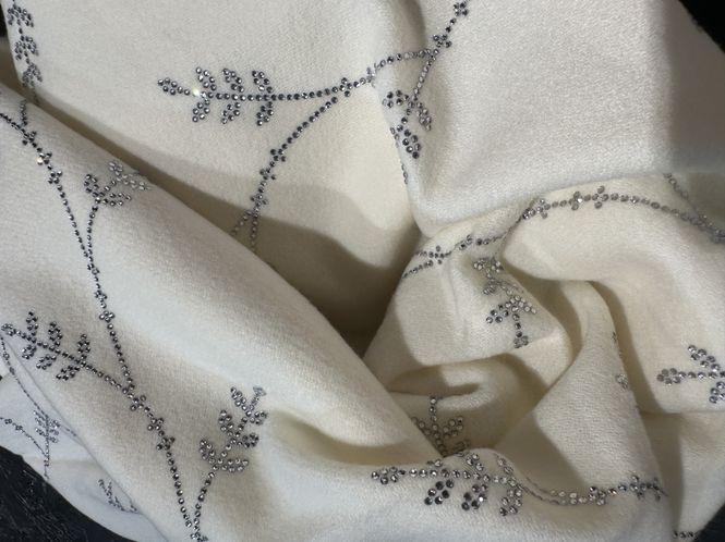 Hovedbilde Elegant skjerf med strass